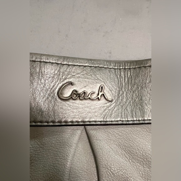Vintage Coach Ashley White Silver Leather Shoulder Handbag With Matching Wallet - Picture 3 of 11